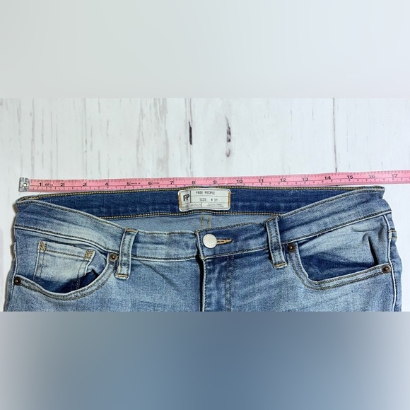 ❤️Host Pick❤️ Free People Great Heights Frayed Jeans - Picture 5 of 8